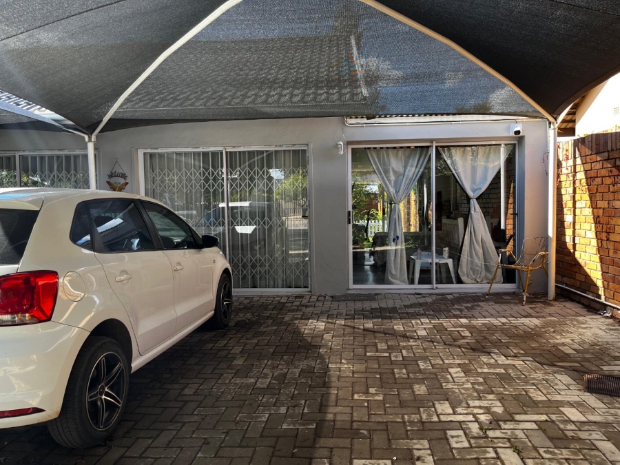 3 Bedroom Property for Sale in La Hoff North West